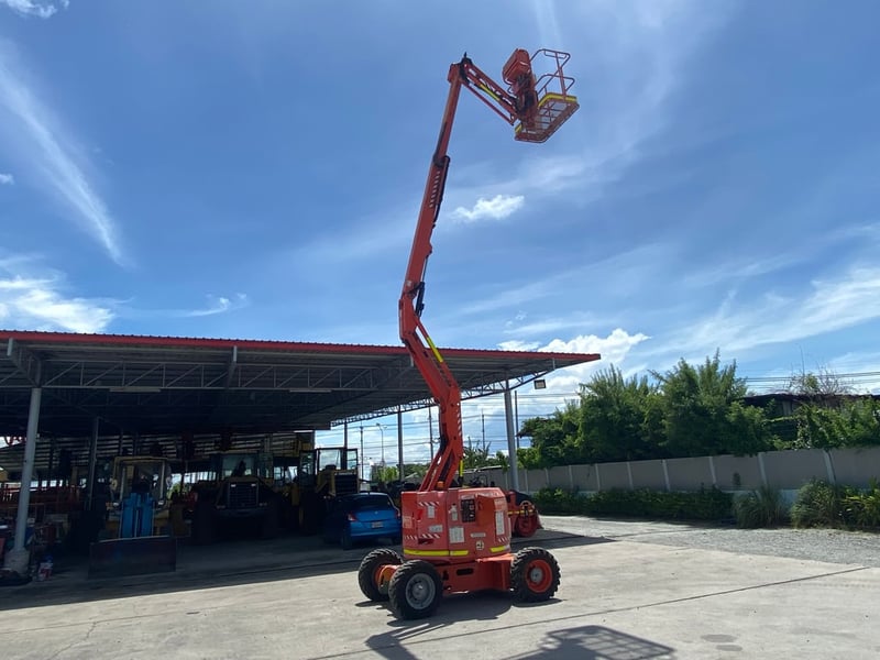 รถกระเช้า GENIE  Z34 -22 ความสูง 10.40เมตร  รถเก่านอกนำเข้า  ติดต่อ Line jiraroj2909