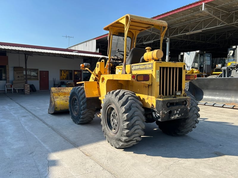 รถตักล้อยาง TOYOTA SDT15 บุ้งกี๋ 1.3 คิว  รถเก่านอกนำเข้า ติดต่อ Line jiraroj2909