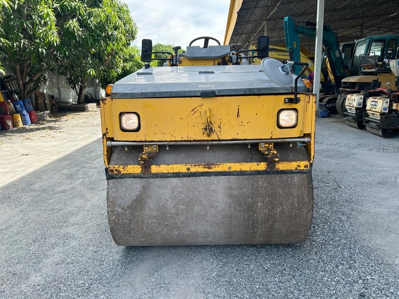 รถบดล้อหน้าเหล็กล้อหลังยาง SAKAI TW500W-1 หนัก 4 ตัน ติดต่อ Line jiraroj2909