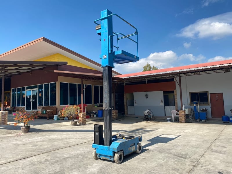 รถกระเช้าไฟฟ้าเสาเดี่ยว 4ล้อ AICHI SV03A  ความสูง2.7เมตร รถเก่านอก ติดต่อ Line jiraroj2909