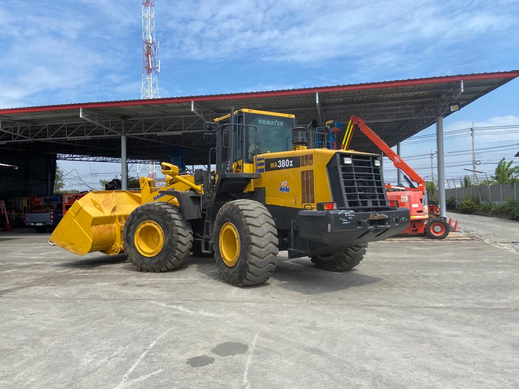 รถตักล้อยาง KOMATSU WA380-6 บุ้งกี๋ 3.4 คิว รถเก่านอกนำเข้า ติดต่อ Line jiraroj2909