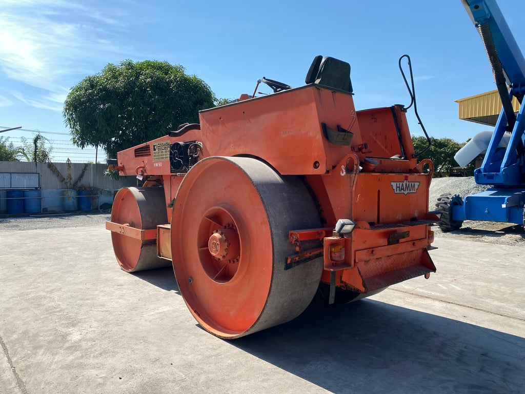 รถบด 3ล้อเหล็ก   HAMM  HW90-10 รถบด หนัก10ตัน  รถเก่านอกนำเข้า ติดต่อ Line jiraroj2909