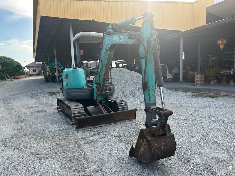 รถแบคโฮ KOBELCO SK30SR ขนาด 3 ตัน รถเก่านอกนำเข้า ติดต่อ Line: jiraroj2909