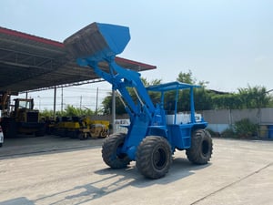 รถตักล้อยาง TCM 820 บุ้งกี๋ 0.7คิว แขนยกสูง 2.8 ม. เก่านอก ติดต่อ Line  jiraroj2909