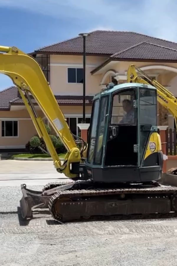 รถแบคโฮ YANMAR  VIO80B ขนาด 8 ตัน รถเก่านอก ติดต่อ Line jiraroj2909