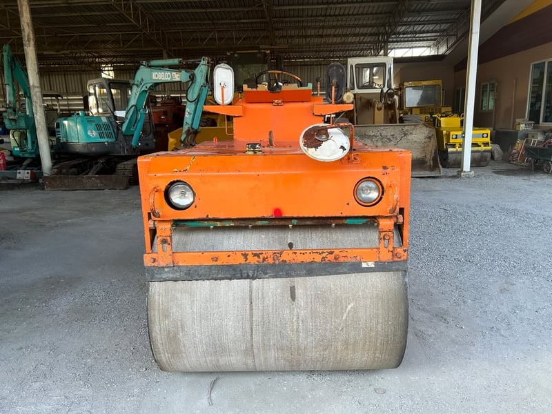 รถบดล้อหน้าเหล็กล้อหลังยาง SAKAI  TG25  ขนาด 2.5 ตัน  รถเก่านอกนำเข้า  ติดต่อ Line  jiraroj2909