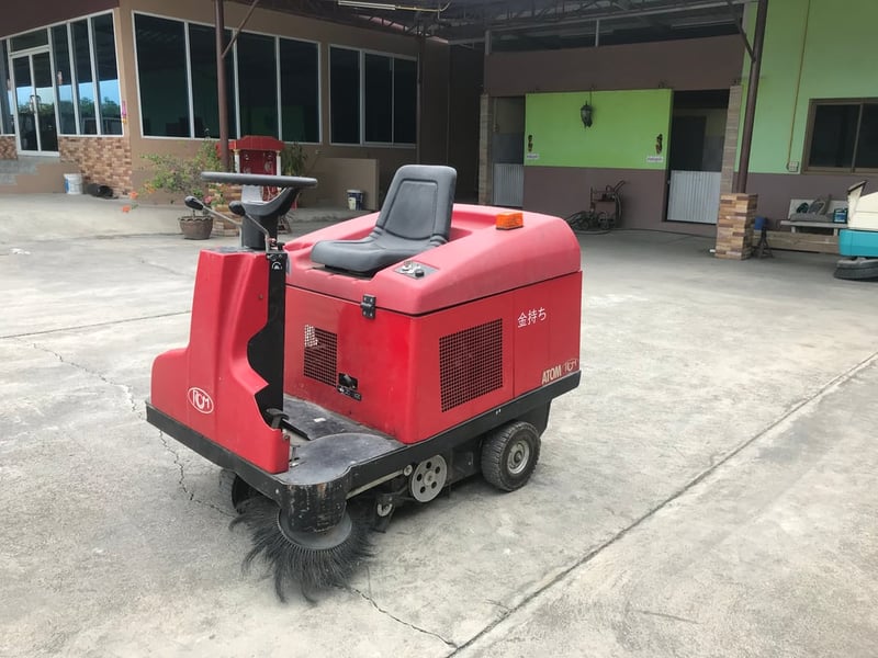 รถดูดฝุ่นแบบขับ RCM  ติดต่อ Line jiraroj2909