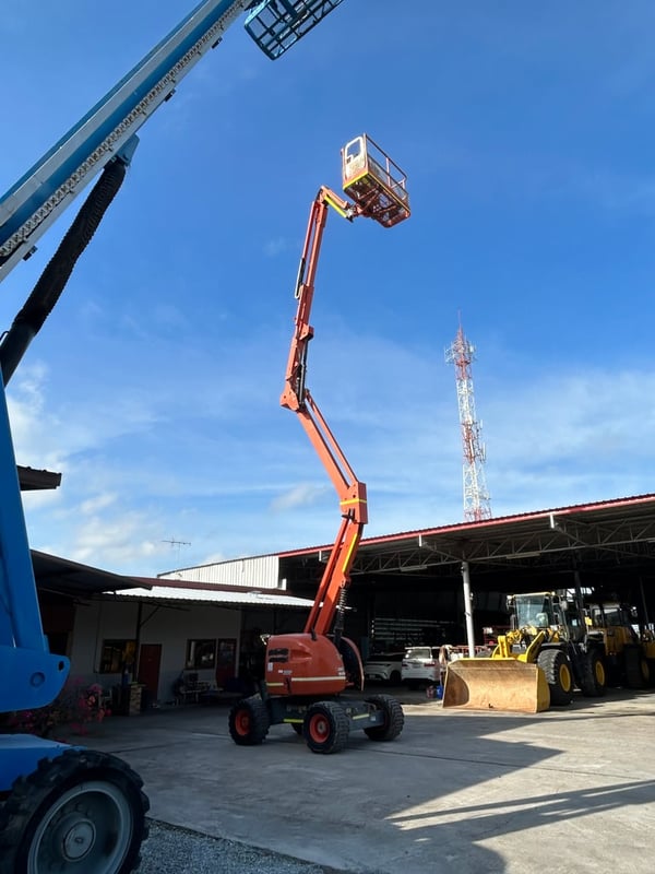 รถกระเช้าบูม JLG  450AJ ความสูง 13.7 เมตร รถเก่านอก ติดต่อ Line jiraroj2909