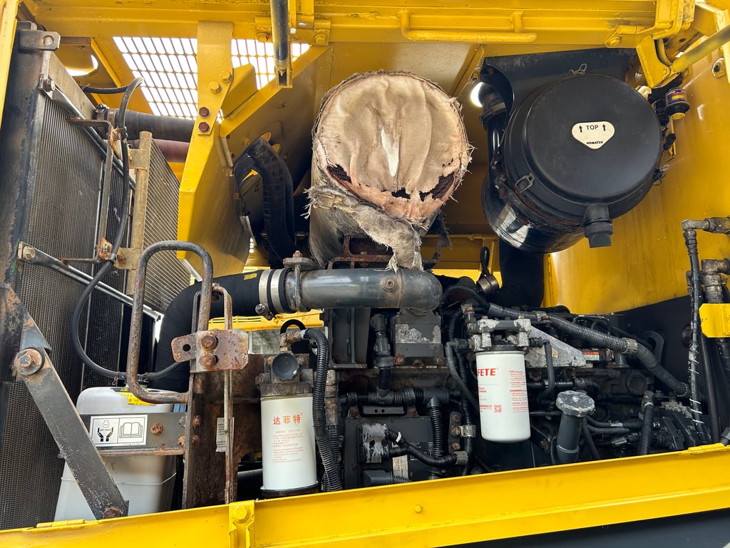 รถตักล้อยาง KOMATSU WA380-6 บุ้งกี๋ 3.3 คิว รถเก่านอกนำเข้า ติดต่อ Line jiraroj2909 รถตักล้อยาง KOMATSU WA380-6 บุ้งกี๋ 3.3 คิว รถเก่านอกนำเข้า ติดต่อ Line jiraroj2909