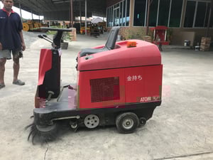 รถดูดฝุ่นแบบขับ RCM  ติดต่อ Line jiraroj2909