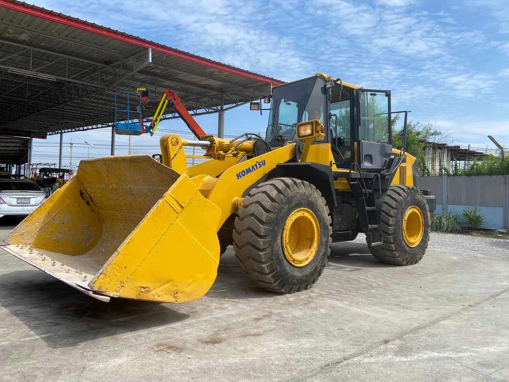 รถตักล้อยาง KOMATSU WA380-6 บุ้งกี๋ 3.4 คิว รถเก่านอกนำเข้า ติดต่อ Line jiraroj2909