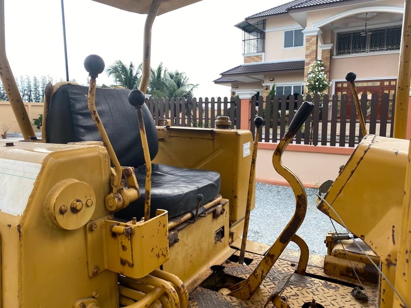 รถดันดิน รถแทรคเตอร์ MITSUBISHI BD2F  ติดต่อ  Line jiraroj2909