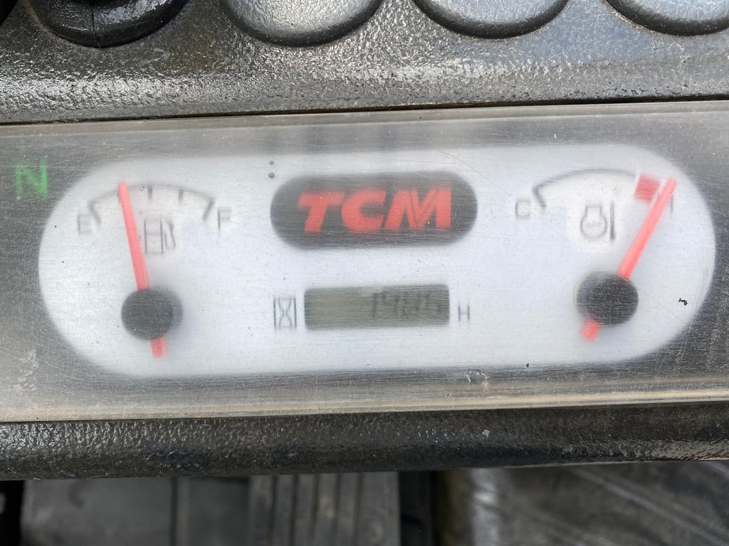 รถฟอร์คลิฟท์ TCM  FD30T3 ยก 3 ตัน ยกสูง 4 เมตร รถเก่านอกนำเข้า ติดต่อ Line jiraroj2909