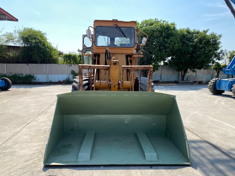 รถตักล้อยาง KOMATSU  510 กรองคู่ บุ้งกี๋ 1คิว รถเก่านอกนำเข้า ติดต่อ  Line jiraroj2909