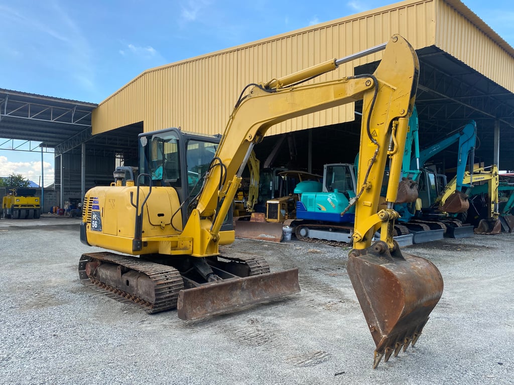 รถแบคโฮ KOMATSU PC56-7 ขนาด 5 ตัน รถเก่านอกนำเข้า ติดต่อ Line: jiraroj2909