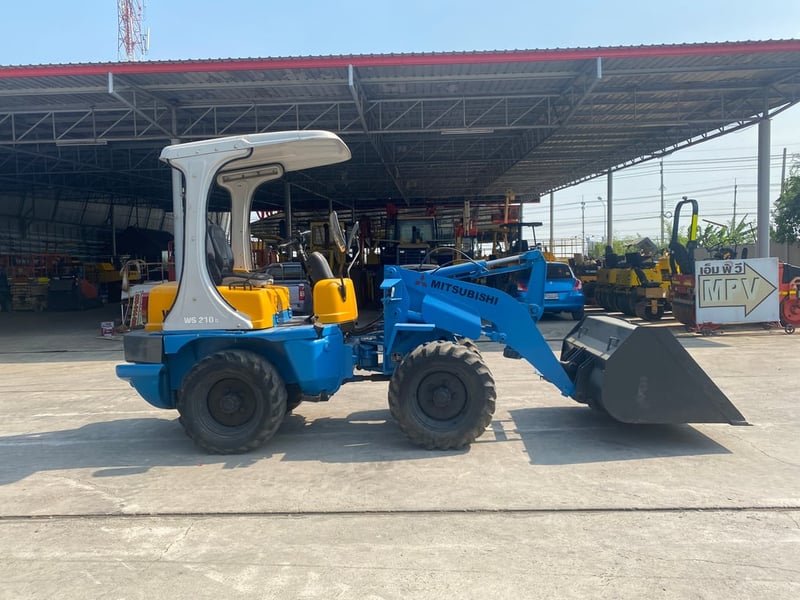 รถตักล้อยาง MITSUBISHI WS210 เทียบเท่า WA30   บุ้งกี๋ 0.7 คิว  รถเก่านอกนำเข้า   ติดต่อ   Line jiraroj2909