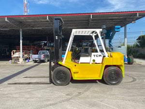 รถฟอร์คลิฟท์ TCM   FD60Z4 ยก 6 ตัน เสาสูง 4 ม. เกียร์ธรรมดา ติดต่อ Line jiraroj2909