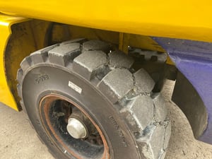 รถฟอร์คลิฟท์ KOMATSU  FD30T-14  ยก 3 ตัน เสาสูง 3 เมตร  ติดต่อ  Line  jiraroj2909