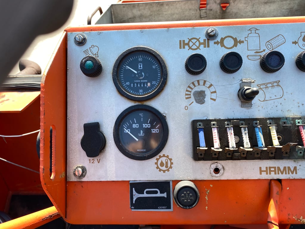 รถบด 3ล้อเหล็ก   HAMM  HW90-10 รถบด หนัก10ตัน  รถเก่านอกนำเข้า ติดต่อ Line jiraroj2909