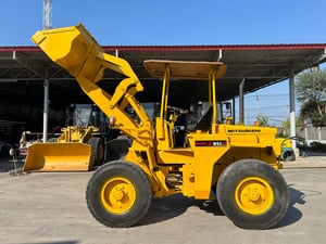 รถตักล้อยาง MITSUBISHI WS3 บุ้งกี๋ 0.5 คิว  รถเก่านอกนำเข้า ติดต่อ Line jiraroj2909