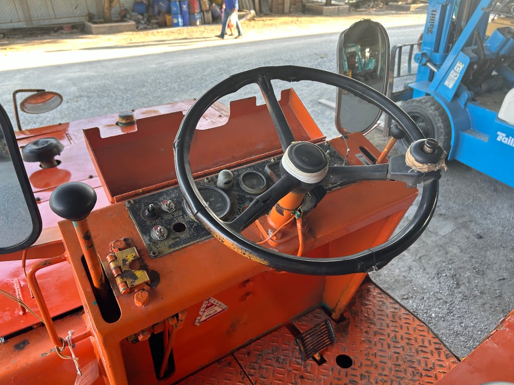 รถบดล้อหน้าเหล็กล้อหลังยาง SAKAI TG25 ขนาด 2.5 ตัน รถเก่านอกนำเข้า ติดต่อ Line jiraroj2909 รถบดล้อหน้าเหล็กล้อหลังยาง SAKAI TG25 ขนาด 2.5 ตัน รถเก่านอกนำเข้า ติดต่อ Line jiraroj2909