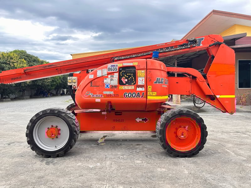 ขายรถกระเช้าบูม JLG 600AJ ความสูง 18.3 เมตร รถเก่านอก ติดต่อ Line jiraroj2909 ขายรถกระเช้าบูม JLG 600AJ ความสูง 18.3 เมตร รถเก่านอก ติดต่อ Line jiraroj2909