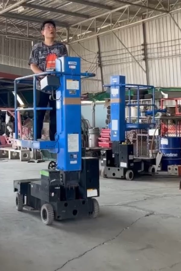 รถกระเช้าไฟฟ้าเสาเดี่ยว 4ล้อ AICHI SV04B ความสูง 3.8 เมตร รถเก่านอก ติดต่อ Line jiraroj2909 รถกระเช้าไฟฟ้าเสาเดี่ยว 4ล้อ AICHI SV04B ความสูง 3.8 เมตร รถเก่านอก ติดต่อ Line jiraroj2909