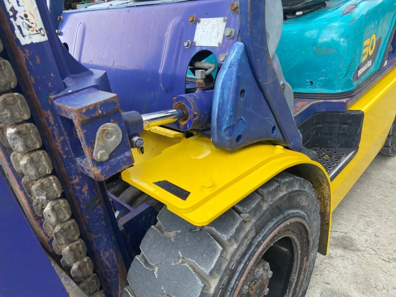 รถฟอร์คลิฟท์ KOMATSU  FD30T-14  ยก 3 ตัน เสาสูง 3 เมตร  ติดต่อ  Line  jiraroj2909