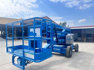 ขายรถกระเช้าไฟฟ้าบูมลิฟท์ GENIE  Z45-25 ความสูง 13.8 เมตร รถเก่านอก ติดต่อ Line jiraroj2909