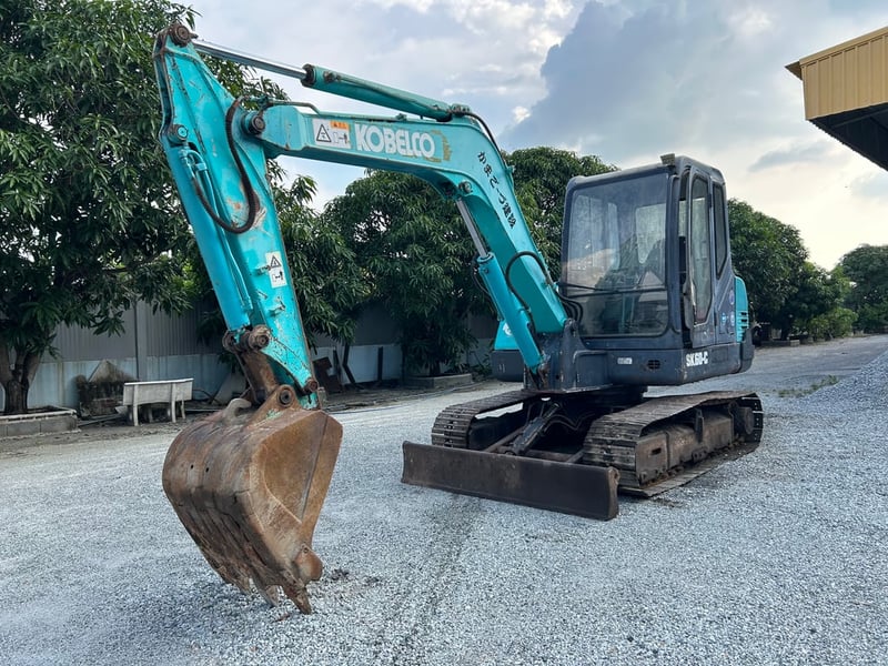 รถแบคโฮ KOBELCO SK60-C ขนาด 6 ตัน รถเก่านอกนำเข้า  ติดต่อ Line: jiraroj2909