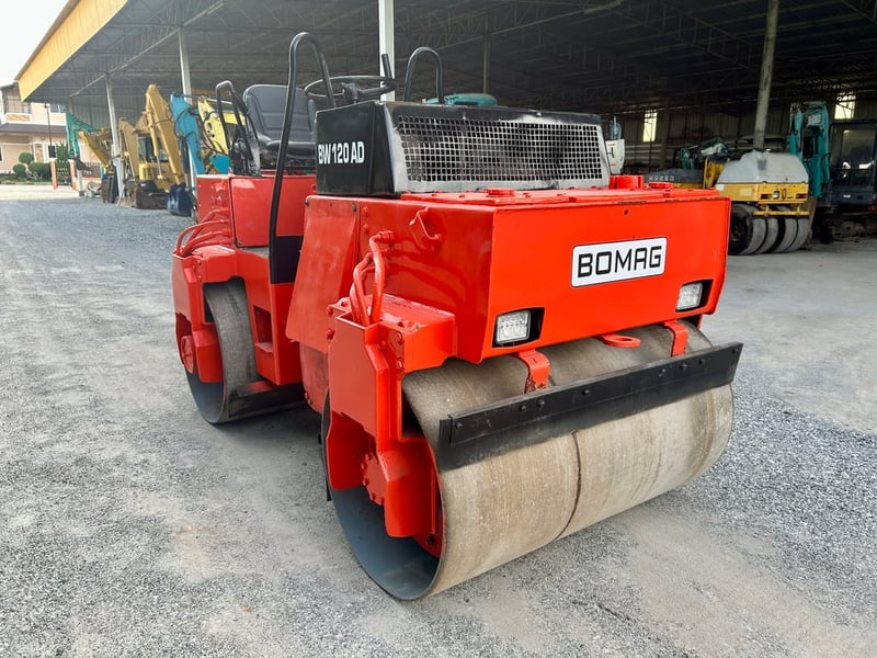 รถบดสั่นสะเทือน BOMAG BW120AD ขนาด 3 ตัน รถเก่านอกนำเข้า   ติดต่อ Line  jiraroj2909