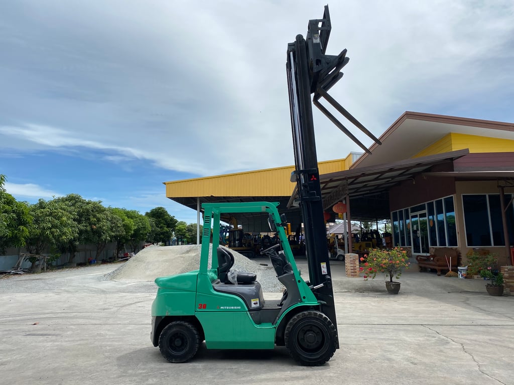 รถฟอร์คลิฟท์ MITSUBISHI FD30NT ยก 3ตัน งากระดก รถนอกนำเข้า ติดต่อ Line jiraroj2909 รถฟอร์คลิฟท์ MITSUBISHI FD30NT ยก 3ตัน งากระดก รถนอกนำเข้า ติดต่อ Line jiraroj2909