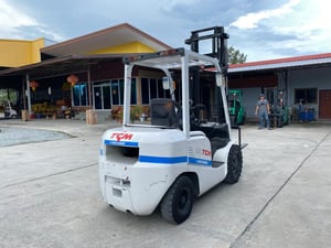 รถฟอร์คลิฟท์ TCM ขนาด 3ตัน รุ่น FD30T3 ยกสูง 4เมตร รถเก่านอกนำเข้า ติดต่อ Line jiraroj2909