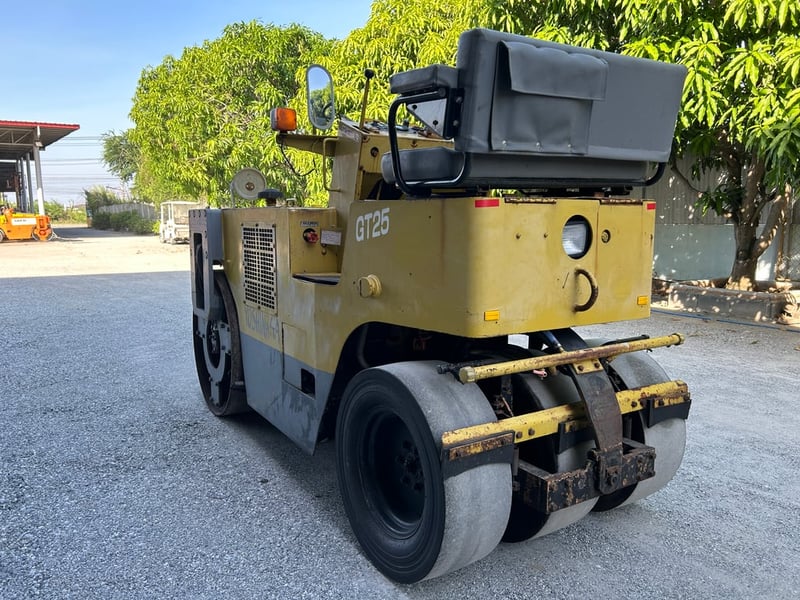 รถบดล้อหน้าเหลักล้อหลังยาง SAKAI  TG25 ขนาด 2.5 ตัน รถเก่านอกนำเข้า  ติดต่อ   Line  jiraroj2909