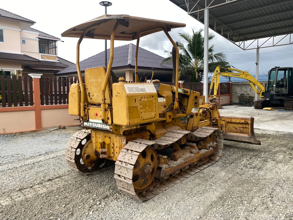 รถดันดิน รถแทรคเตอร์ MITSUBISHI BD2F ติดต่อ Line jiraroj2909 รถดันดิน รถแทรคเตอร์ MITSUBISHI BD2F ติดต่อ Line jiraroj2909