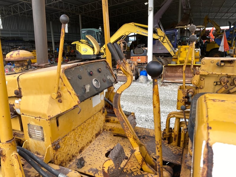 รถดันดิน รถแทรคเตอร์ MITSUBISHI BD2F  ติดต่อ  Line jiraroj2909