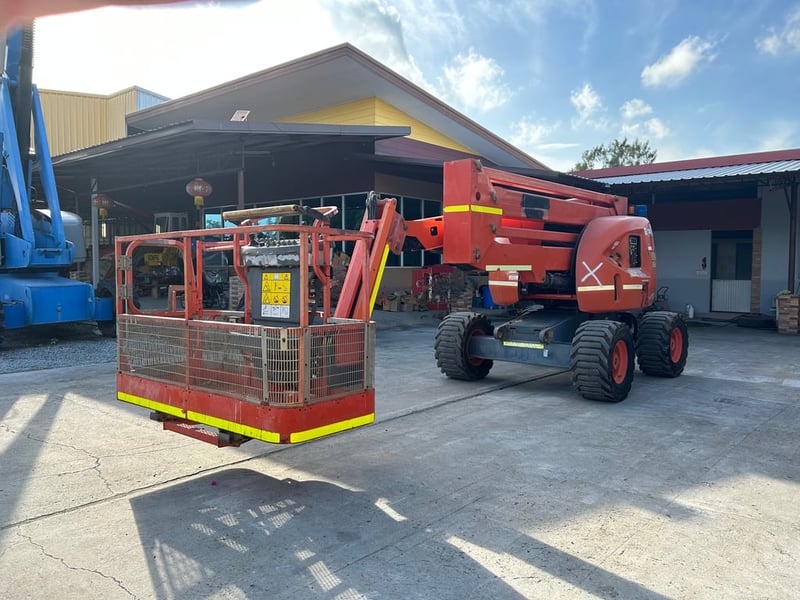 รถกระเช้าบูม JLG  450AJ ความสูง 13.7 เมตร รถเก่านอก ติดต่อ Line jiraroj2909