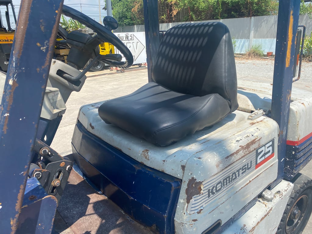 รถฟอร์คลิฟท์ KOMATSU FD25-11 ยก 2.5 ตัน ยกสูง 4 เมตร งาหมุน ติดต่อ Line jiraroj2909 รถฟอร์คลิฟท์ KOMATSU FD25-11 ยก 2.5 ตัน ยกสูง 4 เมตร งาหมุน ติดต่อ Line jiraroj2909