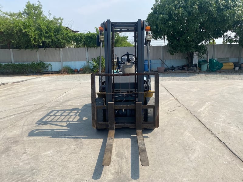 รถฟอร์คลิฟท์  KOMATSU  FD25T-14 ยก 2.5ตัน เสาสูง 3 เมตร   รถเก่านอก ติดต่อ  Line jiraroj2909