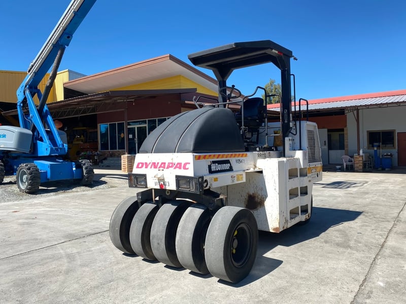 รถบดล้อยาง 9ล้อ  DYNAPAC  CP142 รถเก่านอกนำเข้า    ติดต่อ  Line jiraroj2909