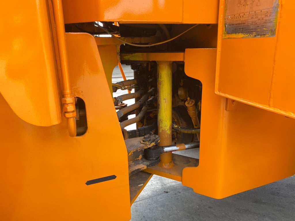 รถตักล้อยาง KOBELCO  LK300 บุ้งกี๋ 1.5 คิว  รถเก่านอกนำเข้า   ติดต่อ Line jiraroj2909