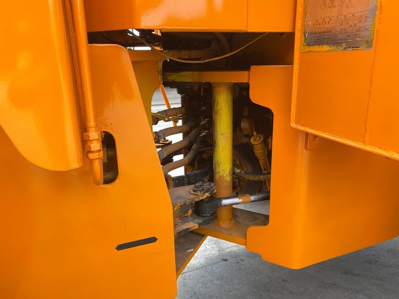 รถตักล้อยาง KOBELCO  LK300 บุ้งกี๋ 1.5 คิว  รถเก่านอกนำเข้า   ติดต่อ Line jiraroj2909