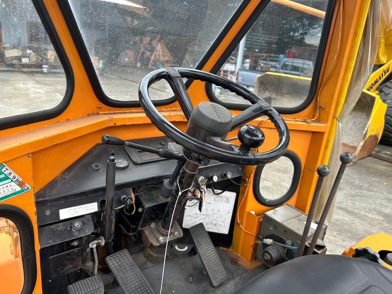 รถตักล้อยาง TOYOTA SDT8 บุ้งกี๋ 0.4 คิว  รถเก่านอกนำเข้า ติดต่อ Line jiraroj2909