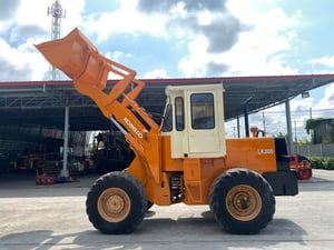 รถตักล้อยาง KOBELCO  LK300 บุ้งกี๋ 1.5 คิว  รถเก่านอกนำเข้า   ติดต่อ Line jiraroj2909