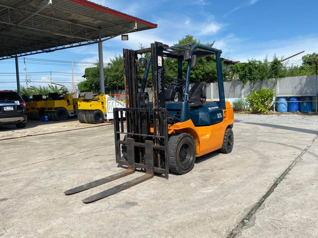 รถฟอร์คลิฟท์ TOYOTA 7FD25 ยก 2.5 ตัน เสาสูง 3 เมตร รถเก่านอก ติดต่อ Line jiraroj2909 รถฟอร์คลิฟท์ TOYOTA 7FD25 ยก 2.5 ตัน เสาสูง 3 เมตร รถเก่านอก ติดต่อ Line jiraroj2909