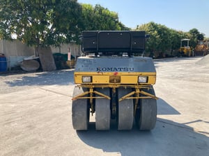 รถบดล้อหน้าเหล็กล้อหลังยาง KOMATSU  JV40CW-2  ขนาด 4 ตัน  รถเก่านอกนำเข้า  ติดต่อ Line  jiraroj2909