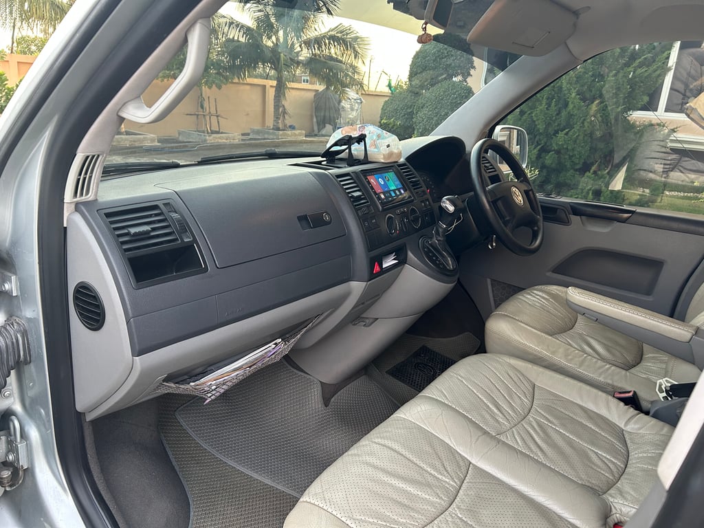ปี 2005 รถตู้ Volkswagen Caravelle 2.5 TDi รถบ้าน เจ้าของขายเอง