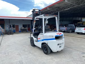 รถฟอร์คลิฟท์ TCM  FD30T3 ยก 3 ตัน ยกสูง 4 เมตร รถเก่านอกนำเข้า ติดต่อ Line jiraroj2909