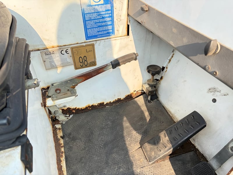 รถกวาดถนนดูดฝุ่น DULEVO 120DKE รถเก่านอกนำเข้า ติดต่อ Line jiraroj2909 รถกวาดถนนดูดฝุ่น DULEVO 120DKE รถเก่านอกนำเข้า ติดต่อ Line jiraroj2909