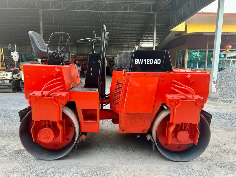 รถบดสั่นสะเทือน BOMAG BW120AD ขนาด 3 ตัน รถเก่านอกนำเข้า   ติดต่อ Line  jiraroj2909